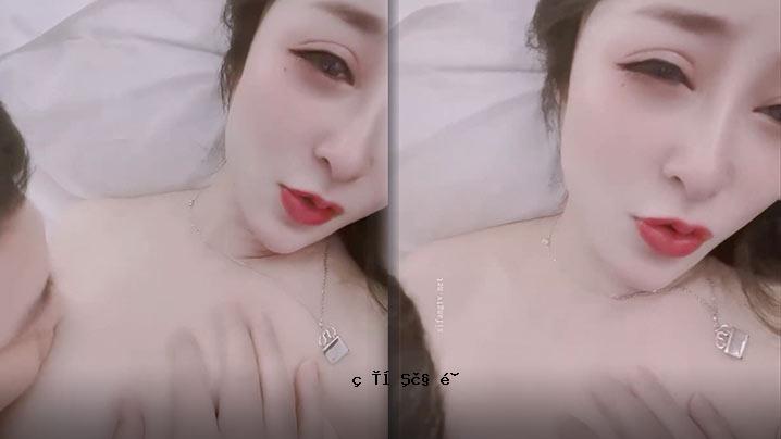一位女性朋友的爱情故事被泄露。
